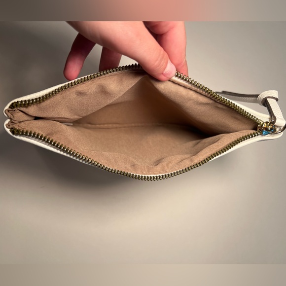 Raffia Leather Clutch Pouch - Picture 3 of 3